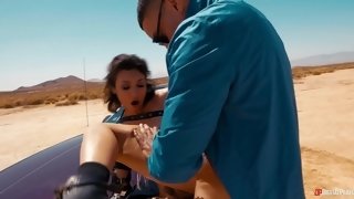 Tight babe gets fucked in the desert