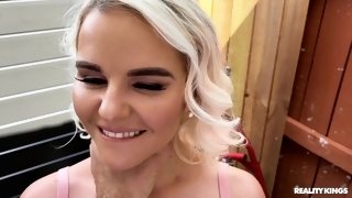 Slimthick Vic sucks big dick and gets screwed in the living room