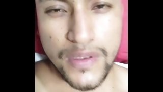 Muchacho Bello te manda Un vídeo Masturbándose Junto Al espejo Y su Cama