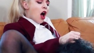 Gorgeous Teen Gets Her Cunt Eaten And Gives Blowjob