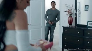 Babysitter Gina Valentina Horny Sex Video