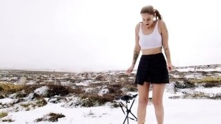 The Frozen Challenge: striptease at -12ºC Iceland