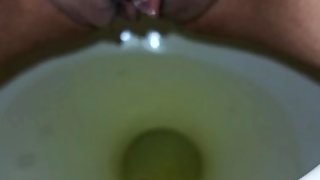 Who's Thirsty? Naught Milf Pissing in Toilet.