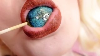 ASMR video: lipstick, mesh gloves and lollipop (Arya Grander)