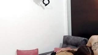 Hermanastro cachondo se folla a hermanastra cuando estan solos en casa - porno en español