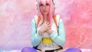 Sonico Invites Her Fans To A Photoshoot
