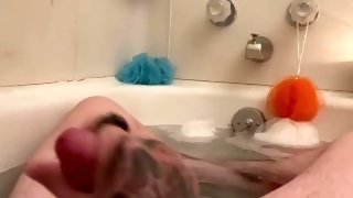 Bathtub beat off daddy talks to his good girls