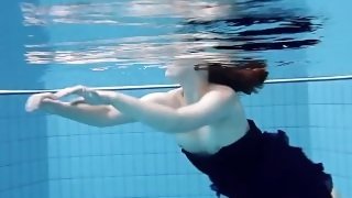 Sexy Czech Lenka Swims With Nude Passion