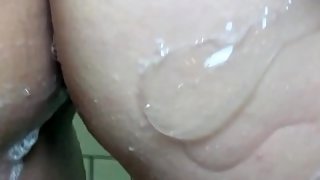 Hot sex with my girlfriend in the shower, I suck her pussy until she cums on my face.