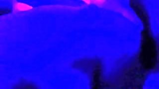 Mamada y anal neon azul