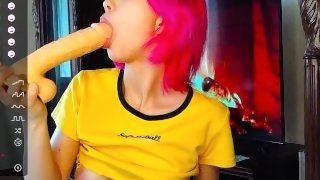 This dildo will rip her mouth open