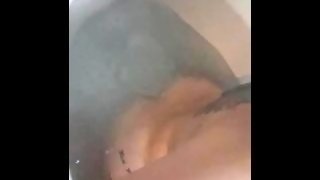 Wet juicy ass Latina bouncing in the steamy bath
