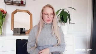 Amateur Busty Blonde PAWG Babe Jenny Masturbates and Talks About Squirting - Solo Masturbation