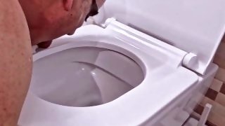 Toilet bitch made to clean with tongue