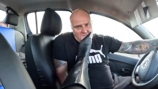 Bootworship and Bootdomination in the car