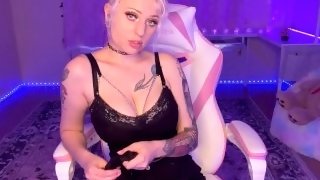 Sexy Fishnet Scratching and Ripping