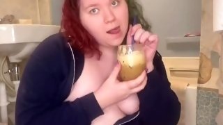 newly 19 year old celebrates birthday with coffee, 420 sesh, and orgasm with mini vibration wand